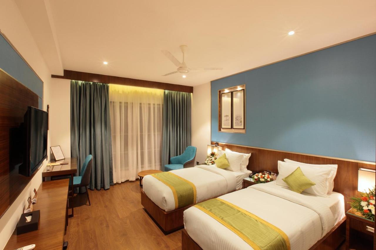 Hotel Ceasar Palace Thodupuzha Экстерьер фото