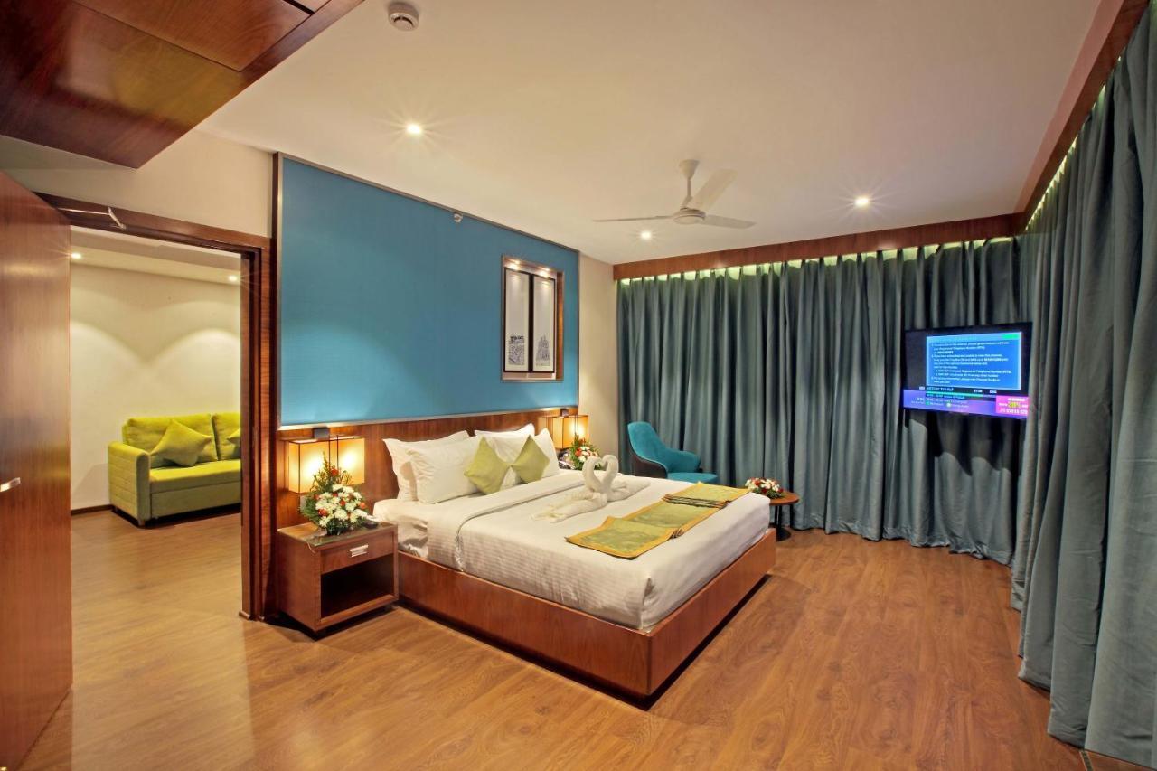 Hotel Ceasar Palace Thodupuzha Экстерьер фото